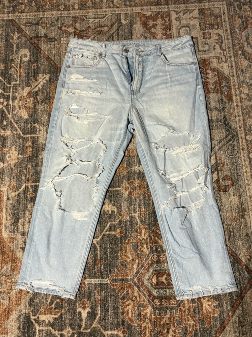 AMERICAN EAGLE Light Wash Distressed Ripped Jeans MOM JEANS